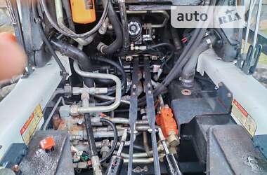 Фронтальный погрузчик Bobcat S300 2010 в Луцке