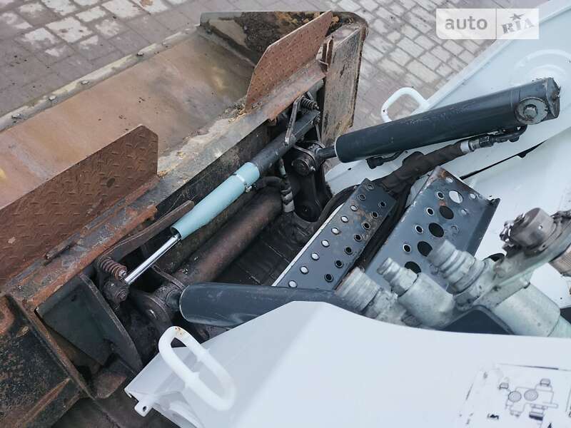 Фронтальный погрузчик Bobcat S300 2010 в Луцке фото 12 Фронтальный погрузчик Bobcat S300 2010 в Луцке
