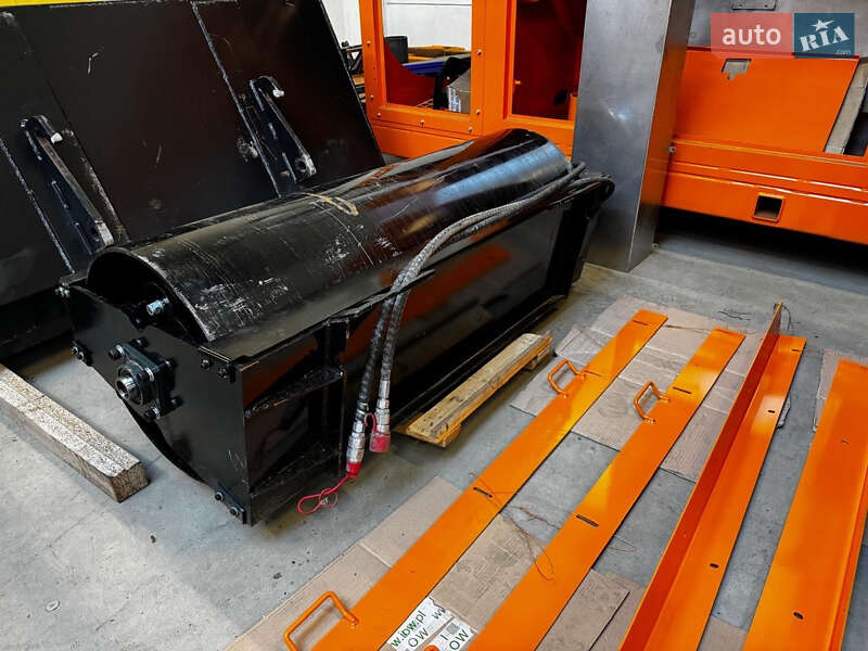 Минипогрузчик Bobcat S300 2010 в Луцке