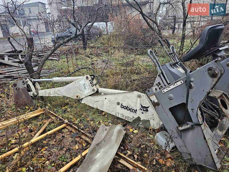 Минипогрузчик Bobcat S330 2005 в 