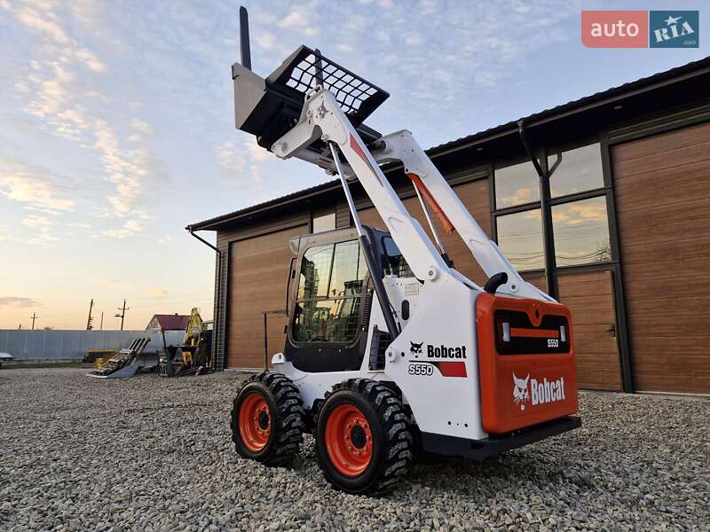 Міні-вантажник Bobcat S550 2017 в Чернівцях фото 18 Міні-вантажник Bobcat S550 2017 в Чернівцях