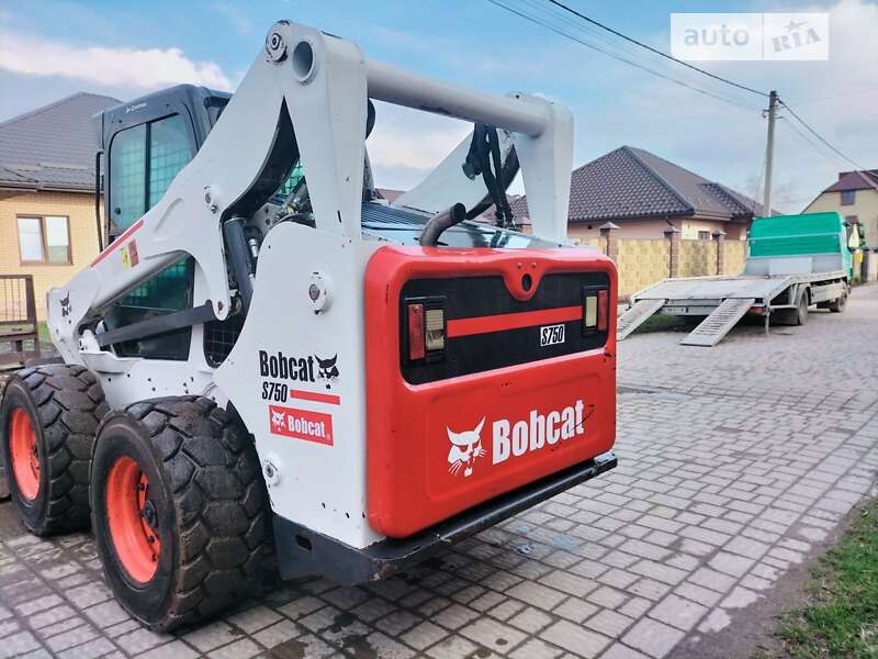 Фронтальный погрузчик Bobcat S750 2011 в Луцке