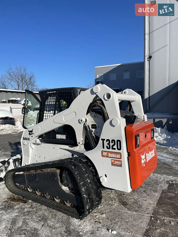 Минипогрузчик Bobcat T300 2009 в Львове