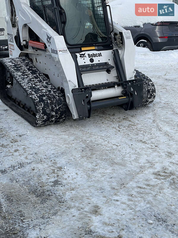 Минипогрузчик Bobcat T300 2009 в Львове