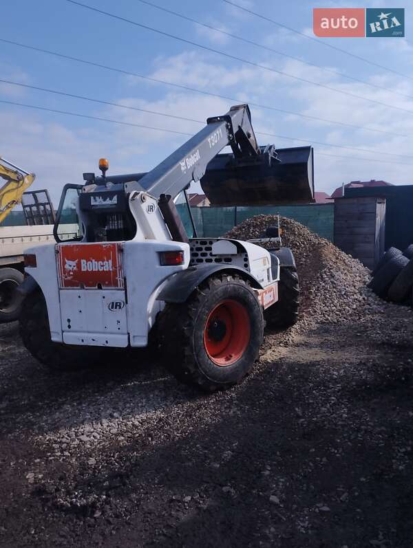 Телескопический погрузчик Bobcat T3071 2003 в Тернополе