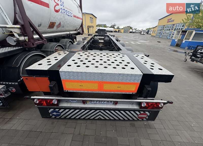 Контейнеровоз напівпричіп Bodex KIS 3B 2006 в Кременчуці