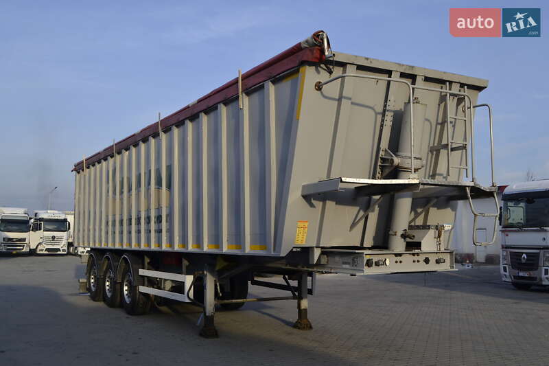 Самосвал полуприцеп Bodex KIS 3W-A 2011 в Хусте
