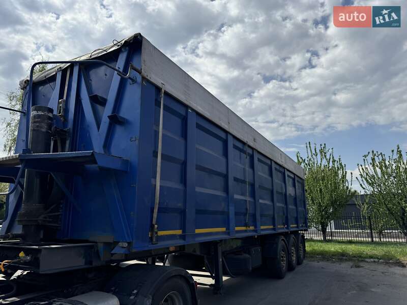 Зерновоз - полуприцеп Bodex KIS 3W-A 2007 в Черкассах