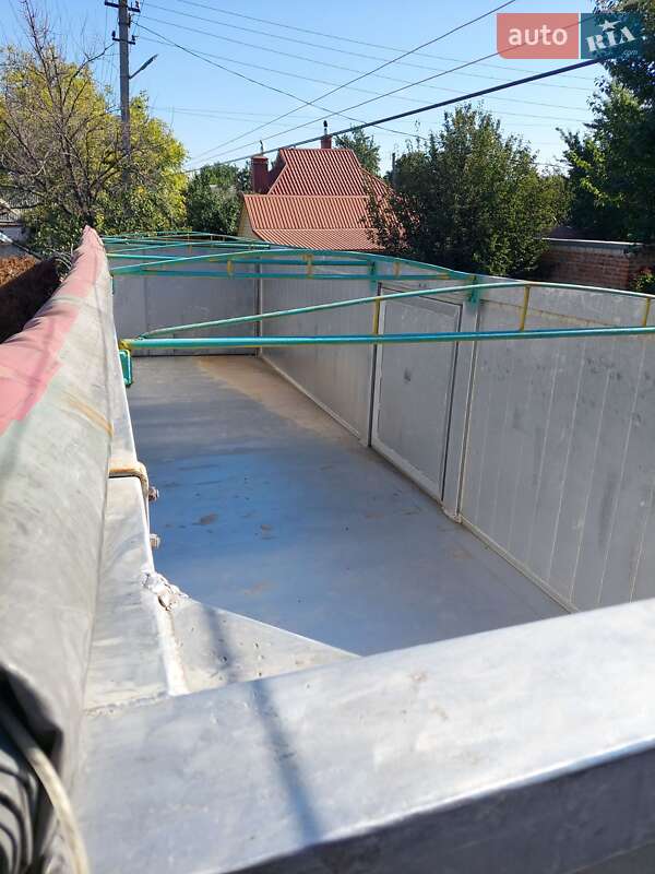 Самоскид напівпричіп Bodex KIS 3W-A 2007 в Новій Водолагі