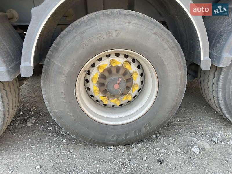Зерновоз - напівпричіп Bodex KIS 3W-A 2014 в Дніпрі