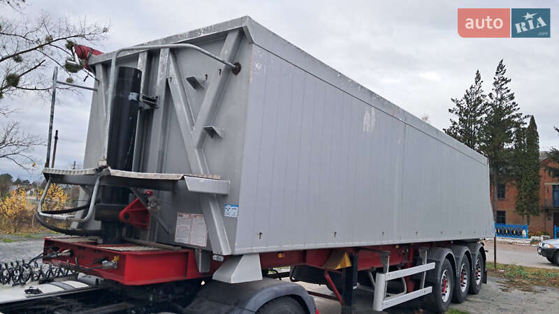 Самосвал полуприцеп Bodex KIS 3W-A 2006 в Житомире