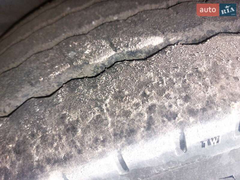 Зерновоз - напівпричіп Bodex KIS 3W-S 2006 в Кам'янці-Бузькій фото 12 Зерновоз - напівпричіп Bodex KIS 3W-S 2006 в Кам'янці-Бузькій