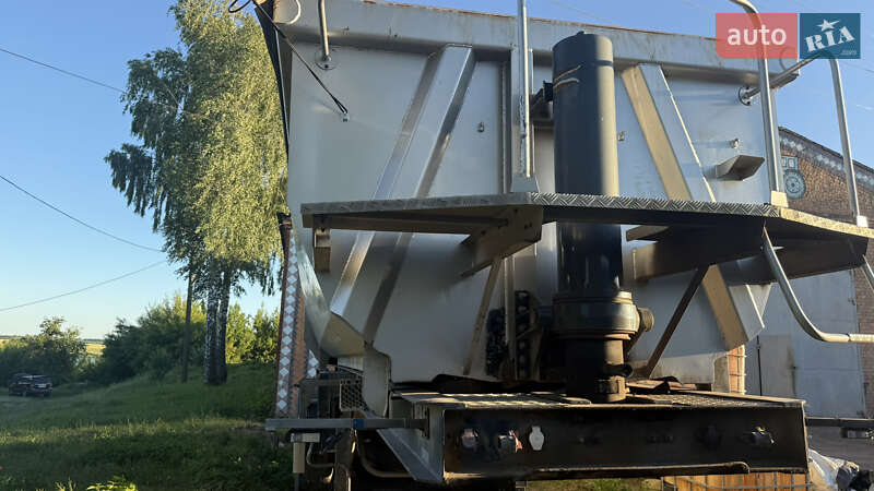Самосвал прицеп Bodex KIS 3W-S 2007 в Шепетовке