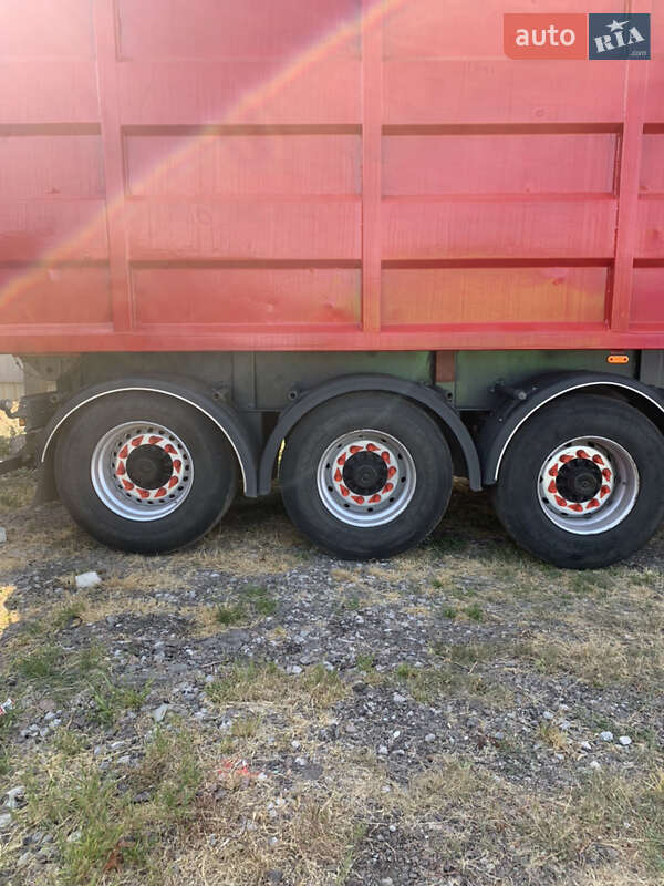 Самоскид напівпричіп Bodex Kiss 33 2003 в Нововоронцовці