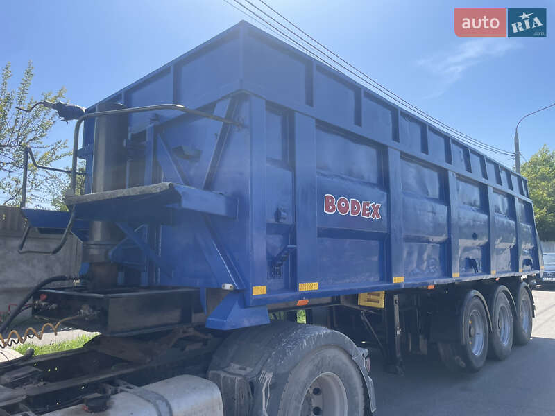 Самоскид напівпричіп Bodex Kiss 33 2004 в Вінниці