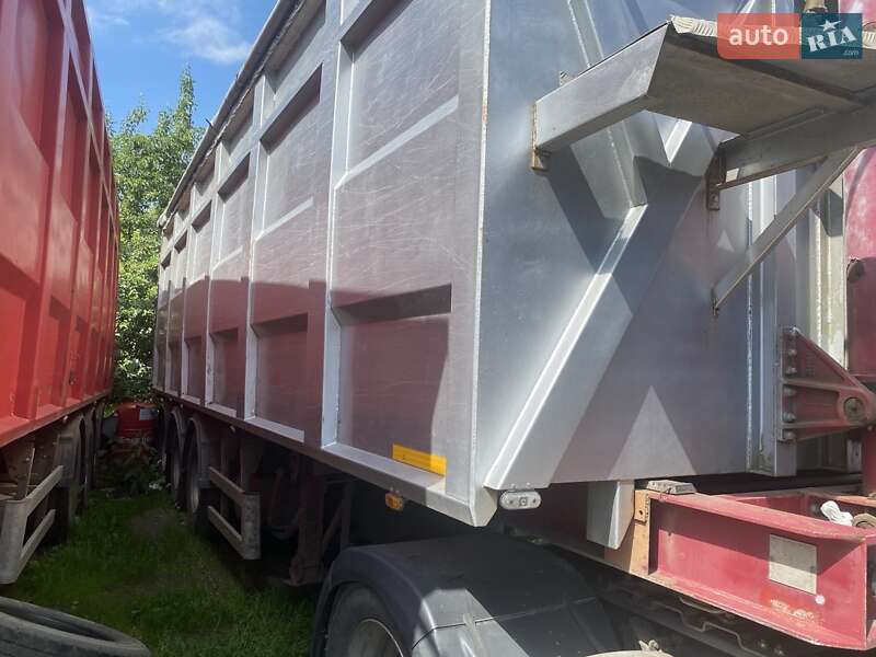 Самоскид напівпричіп Bodex Kiss 33 2003 в Старокостянтинові