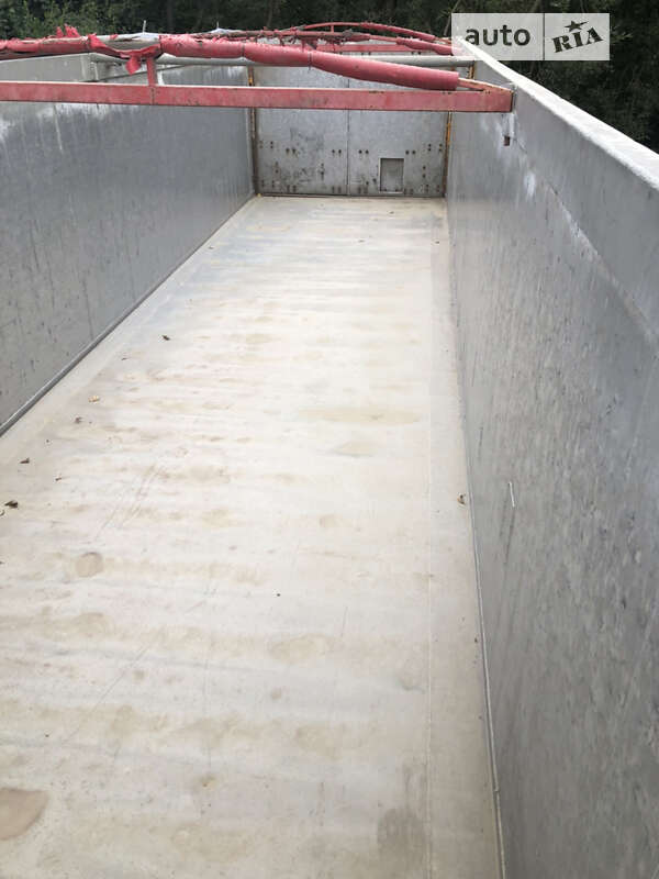 Зерновоз - полуприцеп Bodex Kiss 33 2003 в Ивано-Франковске