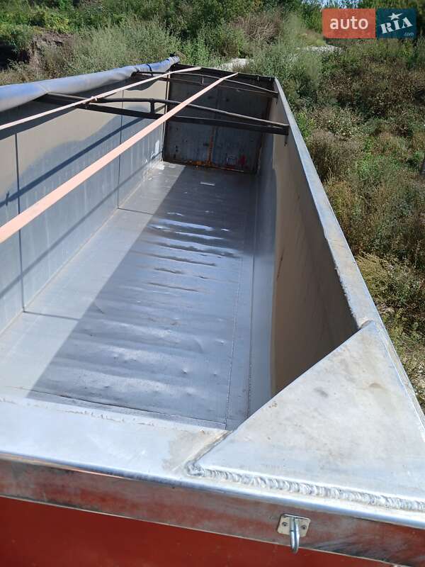 Зерновоз - полуприцеп Bodex Kiss 33 2002 в Тернополе