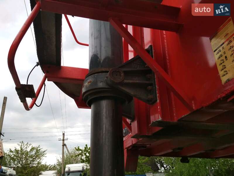 Самоскид напівпричіп Bodex Kiss 2006 в Полтаві