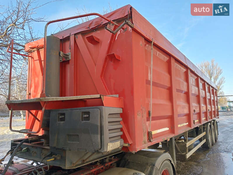 Зерновоз - напівпричіп Bodex Kiss 1998 в Дніпрі