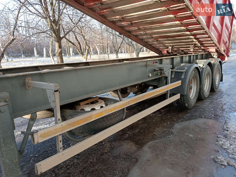 Зерновоз - напівпричіп Bodex Kiss 1998 в Дніпрі