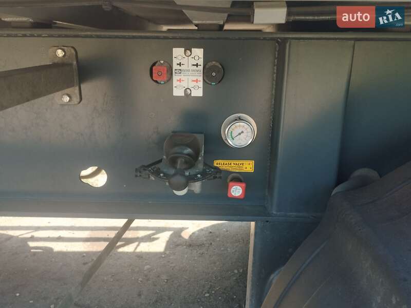 Зерновоз - напівпричіп Bodex Kiss 2008 в Дніпрі