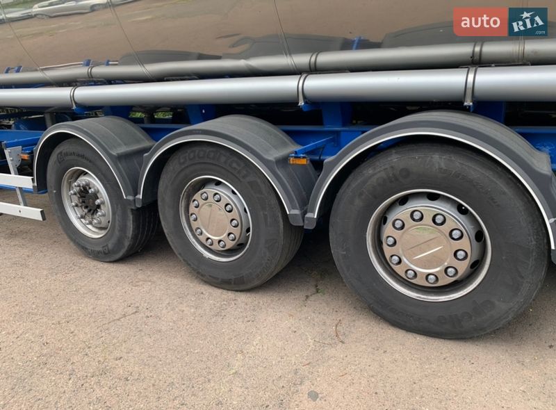 Цистерна напівпричіп Bodex NC 2011 в Києві