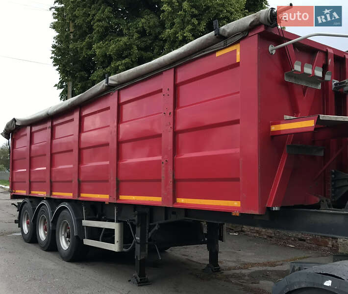 Зерновоз - напівпричіп Bodex Напівпричіп 2008 в Кременчуці