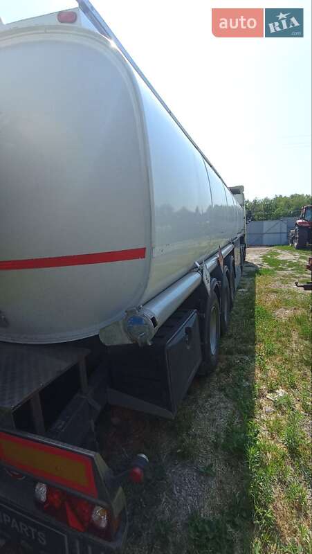 Цистерна напівпричіп Bolgan Bolgan 2000 в Черкасах