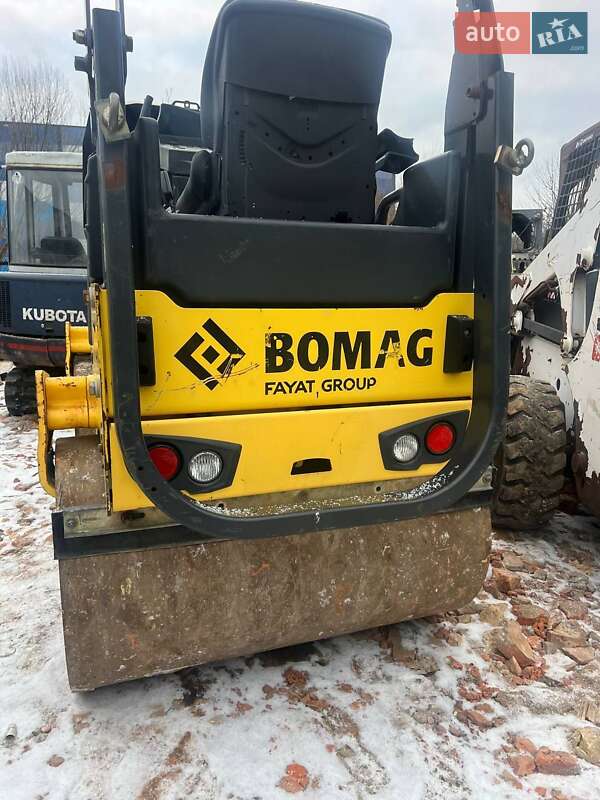 Дорожній каток Bomag BW-120AD 2015 в Львові