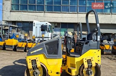 Дорожній каток Bomag BW-120AD 2015 в Львові