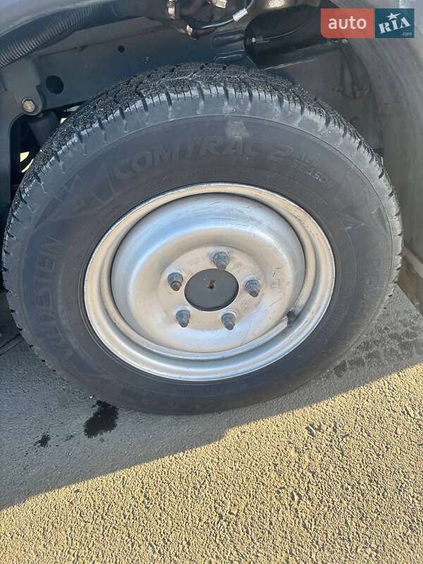 Подметальная машина Boschung Urban Sweeper S2 2016 в Брошневе-Осаде