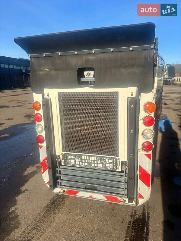 Подметальная машина Boschung Urban Sweeper S2 2016 в Брошневе-Осаде