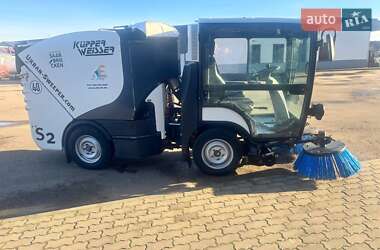 Підмітальна машина Boschung Urban Sweeper S2 2016 в Брошневі-Облозі
