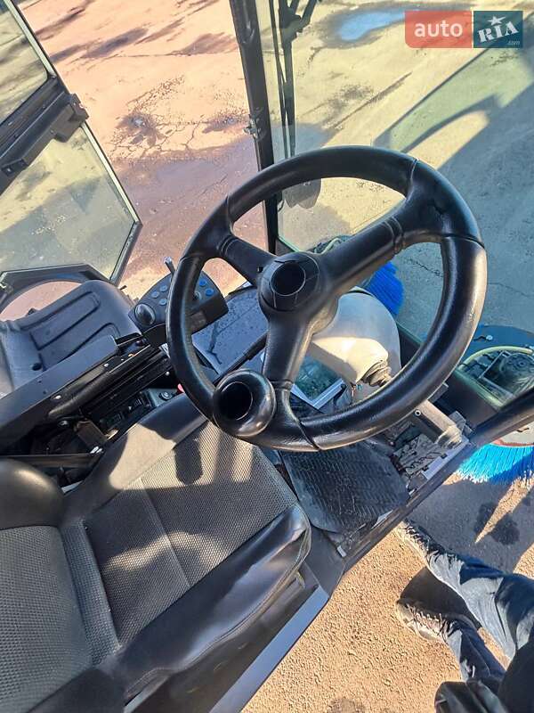 Подметальная машина Boschung Urban Sweeper S2 2016 в Брошневе-Осаде