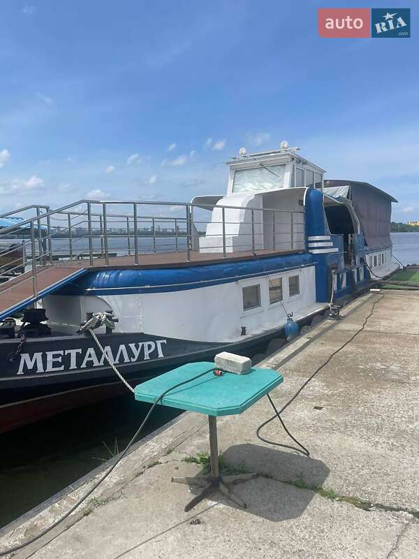 Човен BRP 200 1951 в Дніпрі