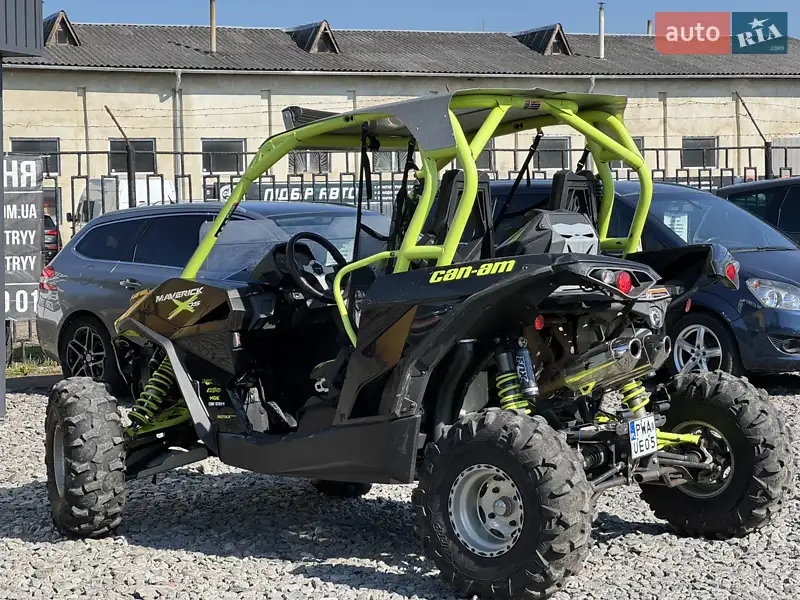 Мотовездеход BRP Can Am 2016 в 