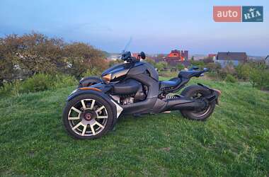 Трицикл BRP Can Am 2018 в 