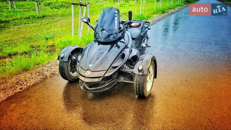 Трицикл BRP Can Am 2012 в Киеве