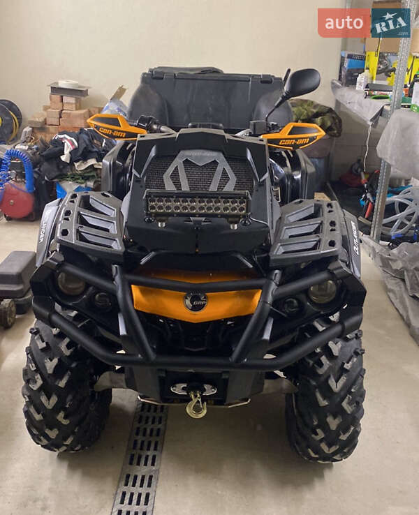 Квадроцикл утилітарний BRP Can Am 2015 в 