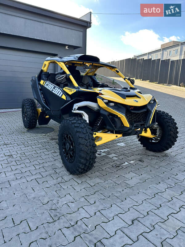 Мотовездеход BRP Maverick X3 2024 в Вышгороде