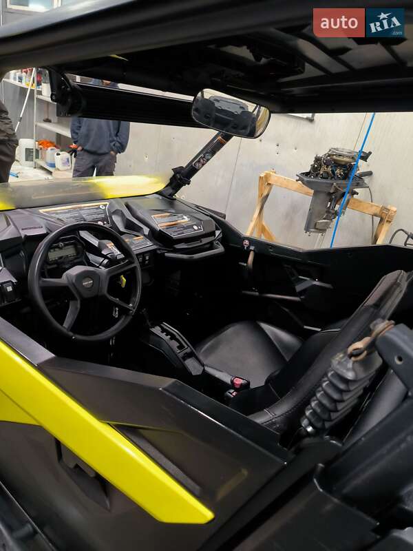 Мотовездеход BRP Maverick 2018 в Львове