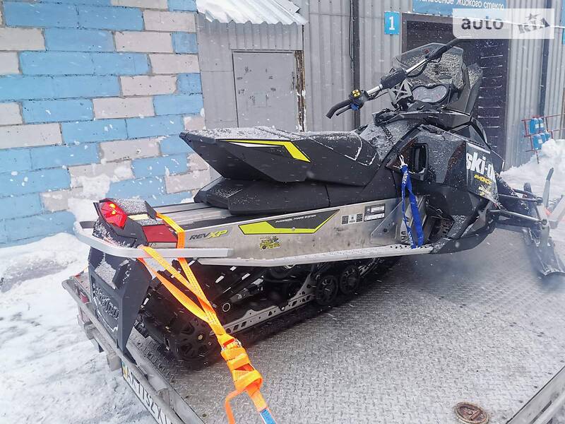 Спортивные снегоходы BRP MXZ 2017 в Харькове