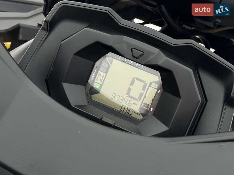 Квадроцикл  утилитарный BRP Outlander 2016 в Ужгороде