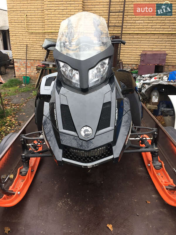 Горные снегоходы BRP Renegade 2012 в Сумах