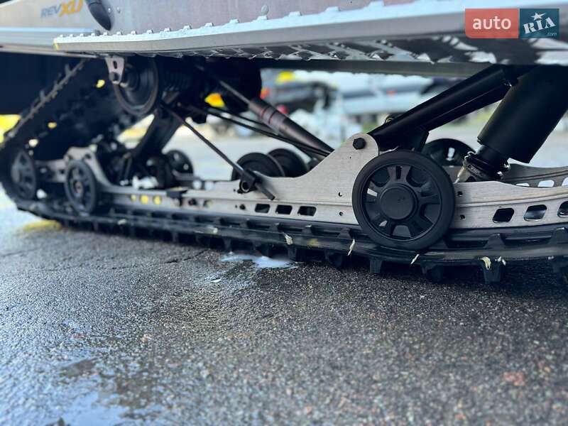 Снегоходы для охоты и рыбалки BRP Ski-Doo 2013 в Киеве