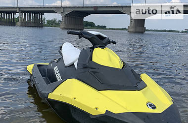 Гідроцикл спортивний BRP Spark 2015 в 