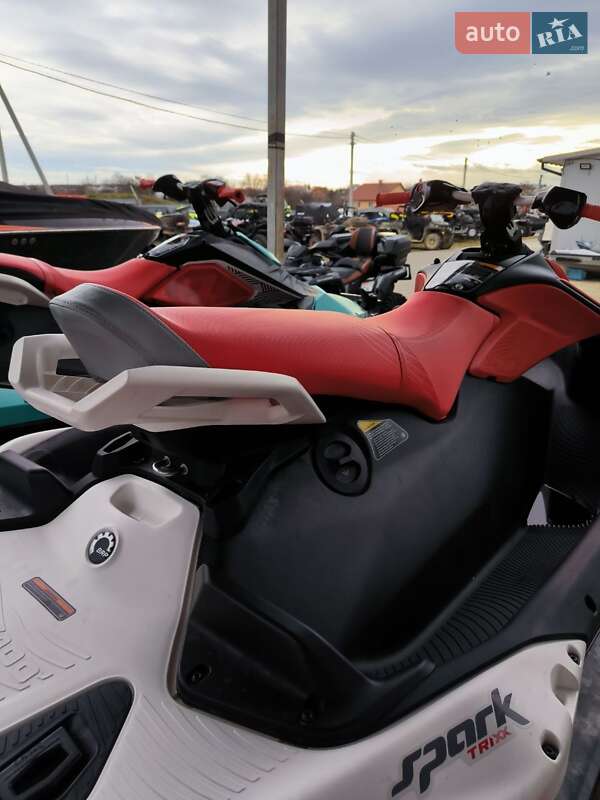 Гідроцикл туристичний BRP Spark 2024 в Львові фото 10 Гідроцикл туристичний BRP Spark 2024 в Львові