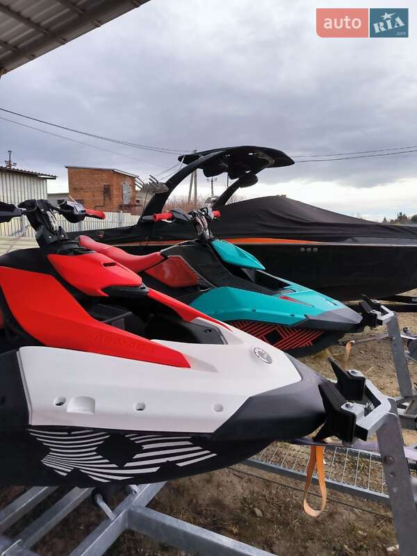 Гідроцикл туристичний BRP Spark 2024 в Львові фото 11 Гідроцикл туристичний BRP Spark 2024 в Львові