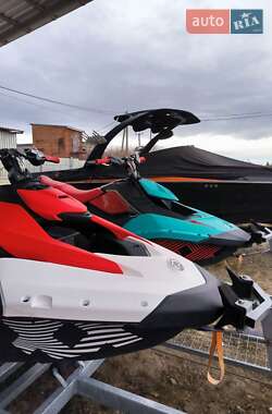 Гидроцикл туристический BRP Spark 2024 в 